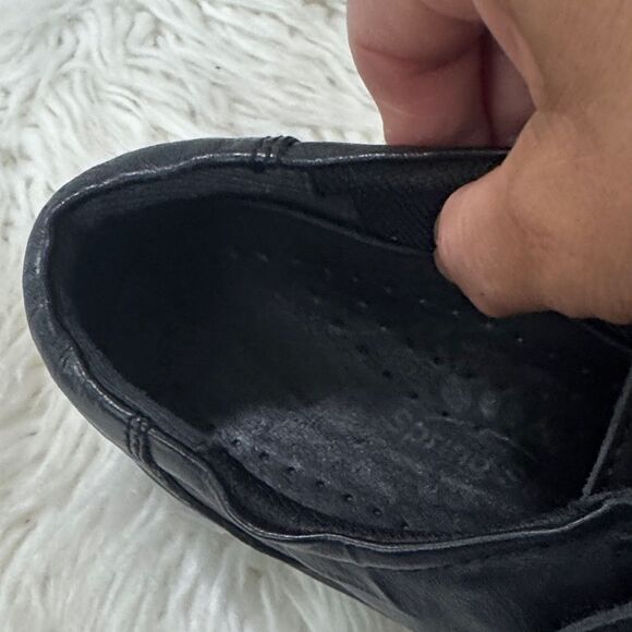 Spring Step Black Leather Moccasins - Picture 8 of 10